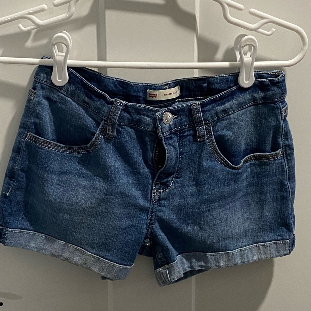Girls Levi’s shorty shorts